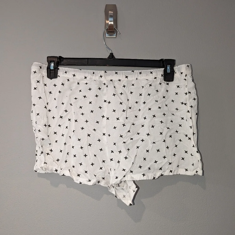 Alfani Sleep set. Women's size large shorts and short sleeve sleep set. Stars.